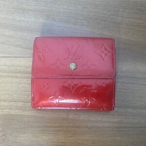 Louis Vuitton Wallet in Cerise Monogram Vernis and Golden Brass hardware.